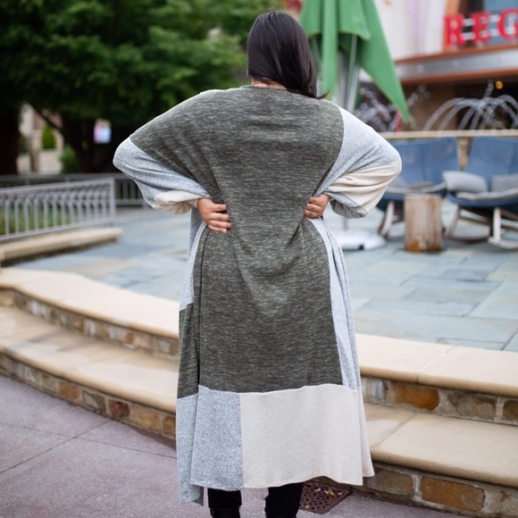 Hummingbird Sweaters - NWT Plus Size Cardigan- Color Block design